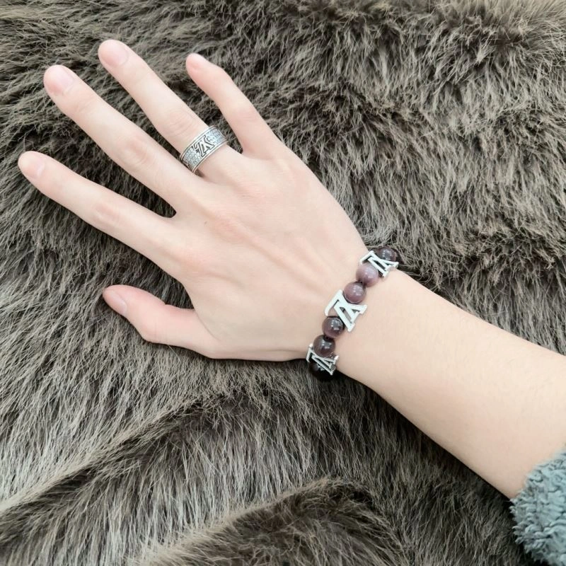 Louis Vuitton Bracelets Effortless 250258
