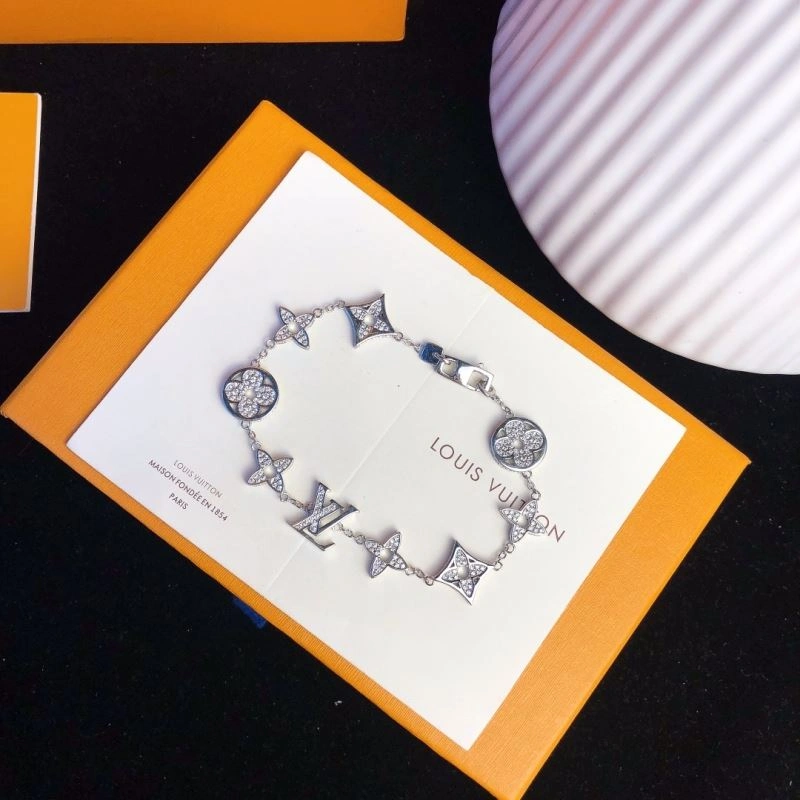 Louis Vuitton Bracelets Popular 250259