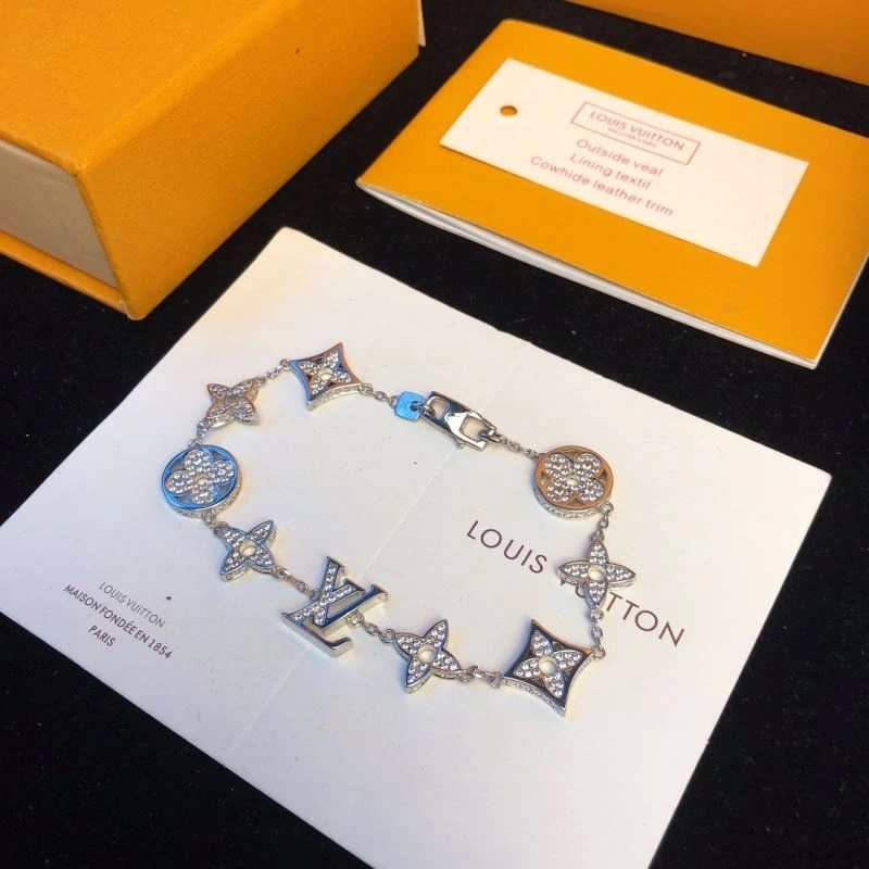Louis Vuitton Bracelets Popular 250259