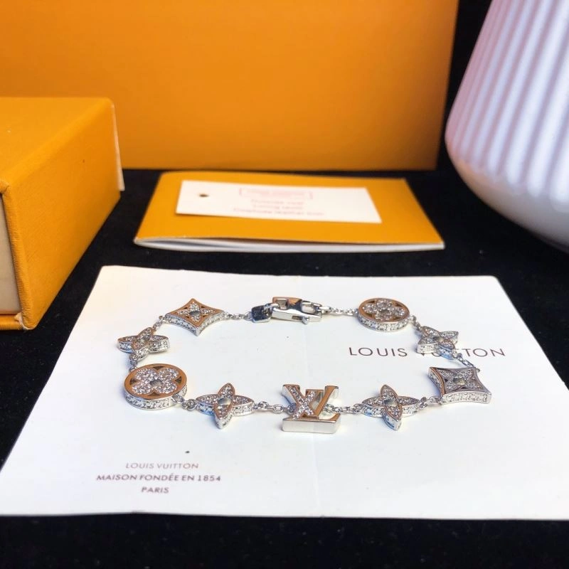 Louis Vuitton Bracelets Popular 250259