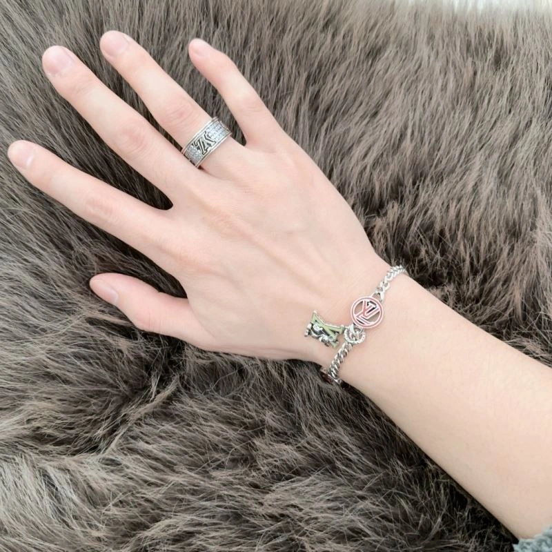 BestValue Louis Vuitton Bracelets 250266