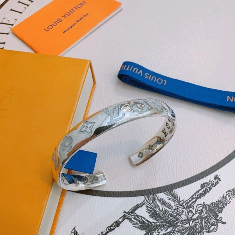 Bright Louis Vuitton Bracelets 250243