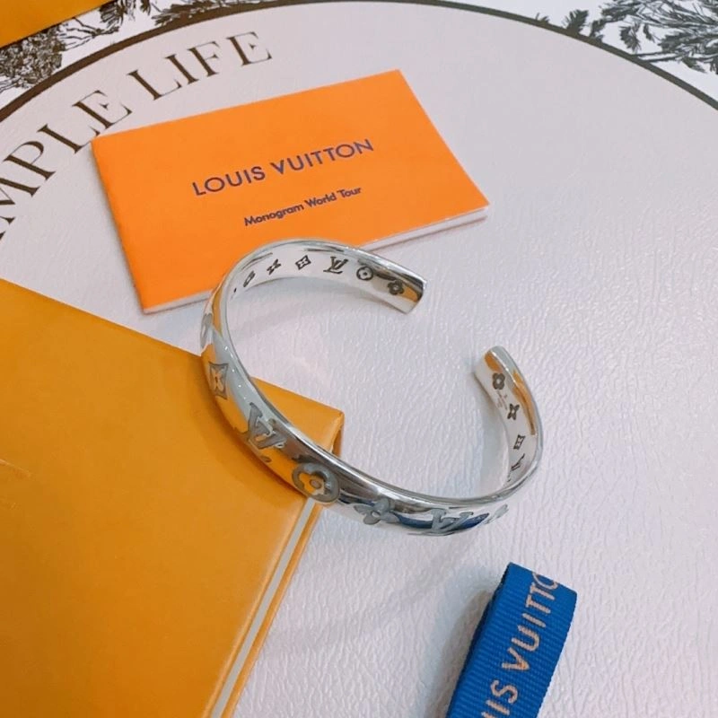 Bright Louis Vuitton Bracelets 250243