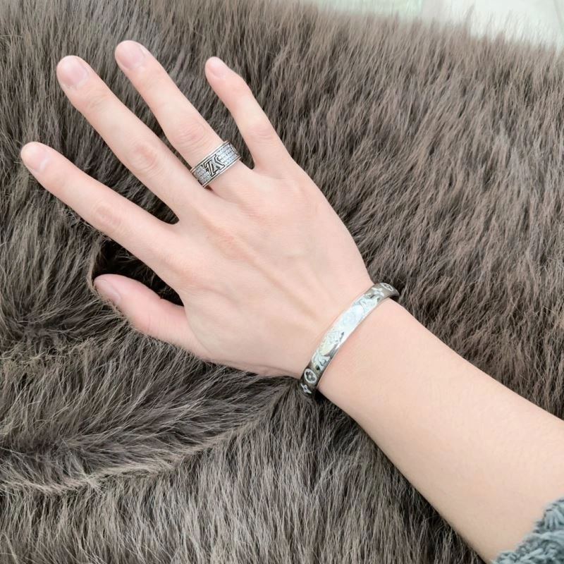 Bright Louis Vuitton Bracelets 250243