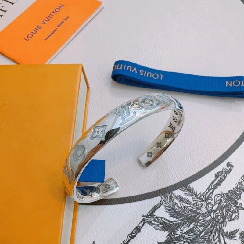 Bright Louis Vuitton Bracelets 250243