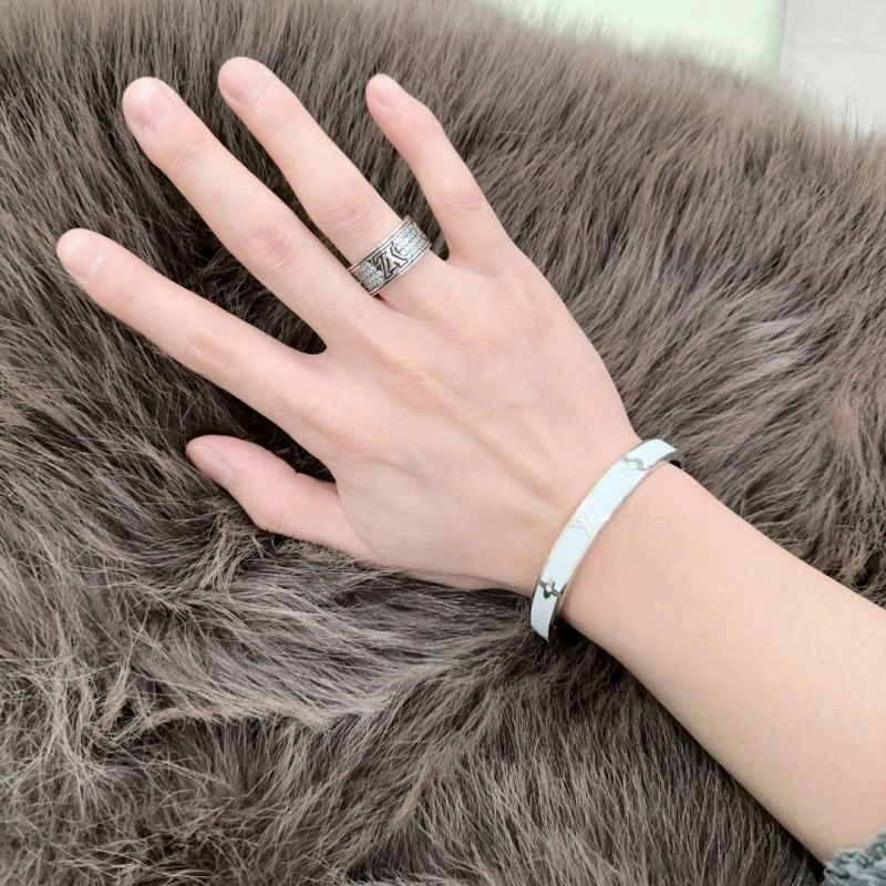 Louis Vuitton Bracelets HighPerformance 250244