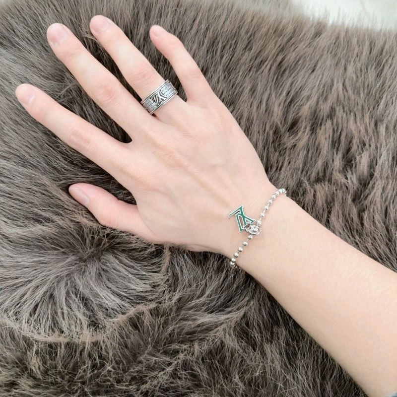 Louis Vuitton Bracelets Versatile 250260