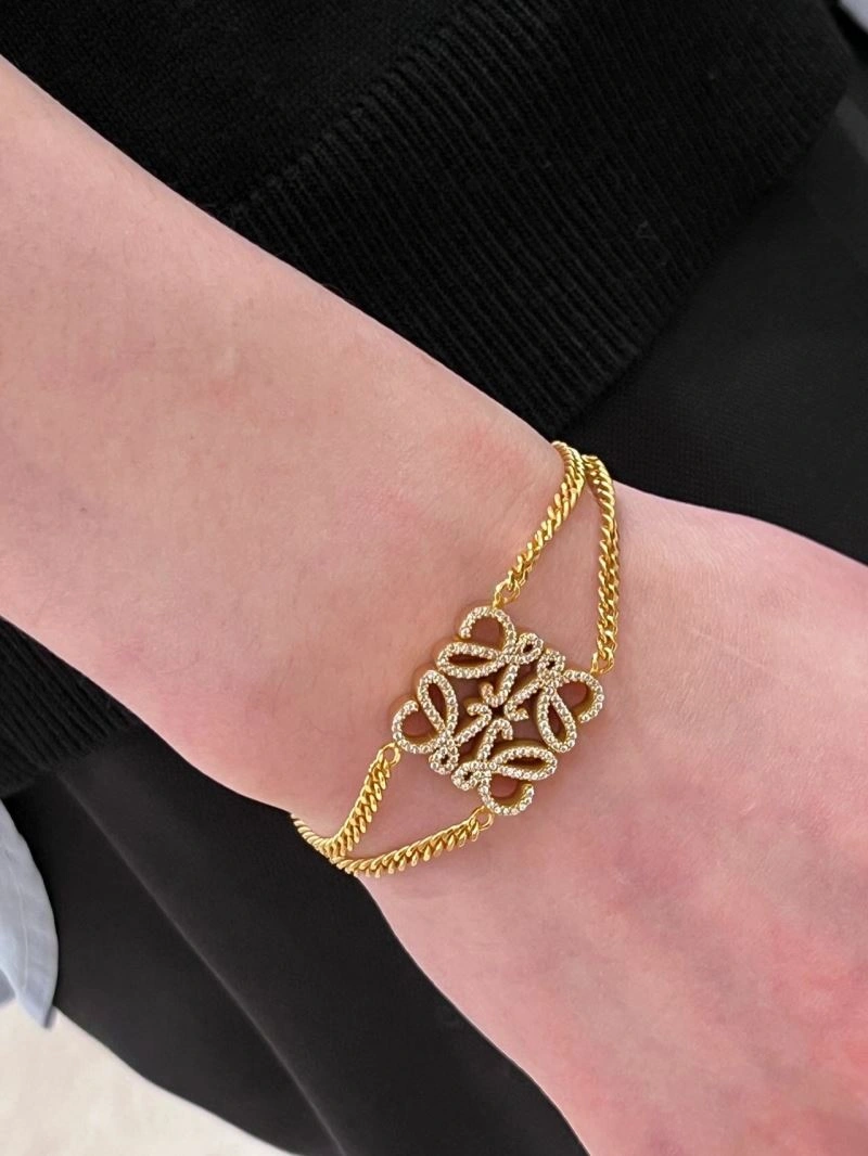HighPerformance Louis Vuitton Bracelets 250248