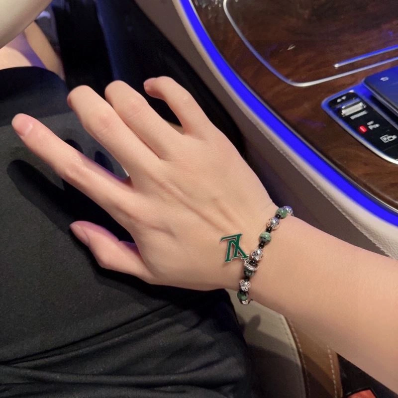 EasyMatch Louis Vuitton Bracelets 250252