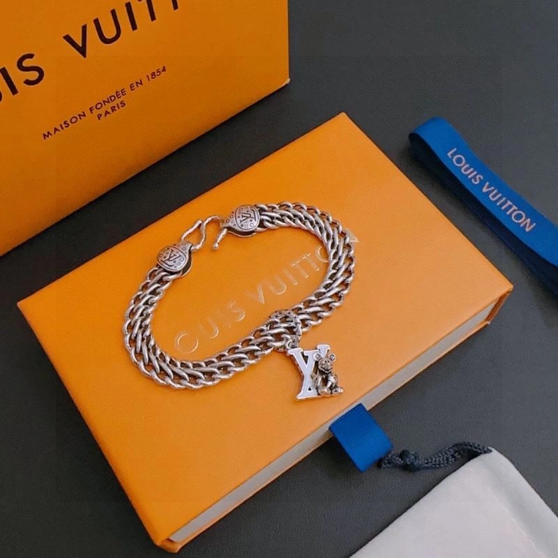 Louis Vuitton Bracelets Chic 250251