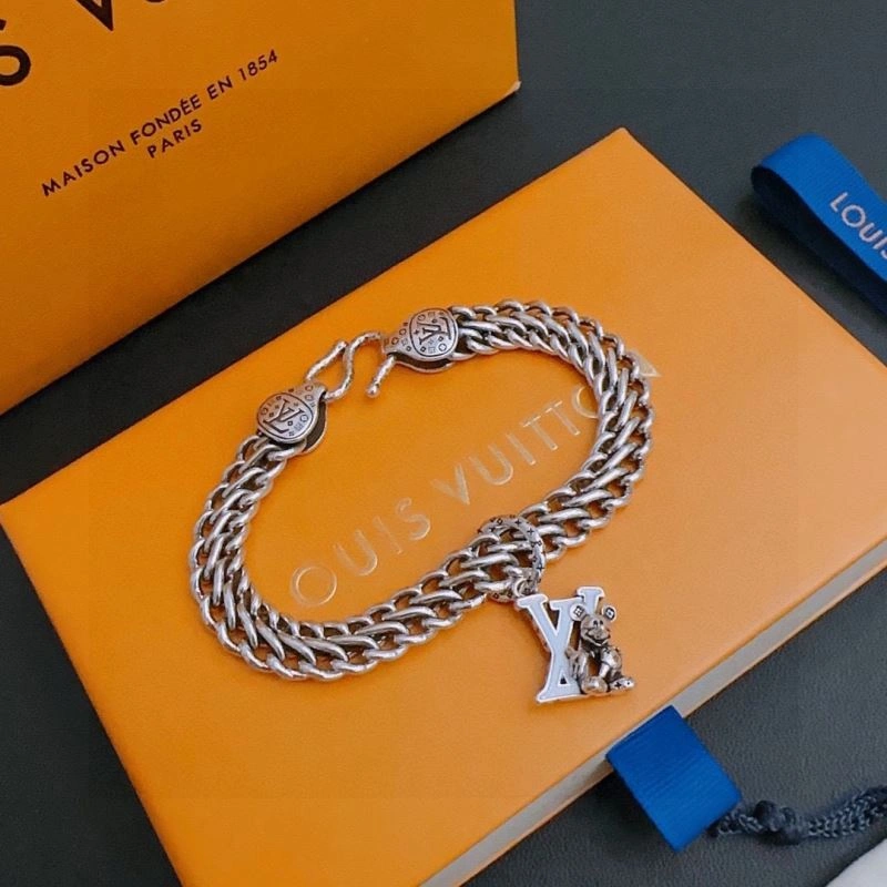 Louis Vuitton Bracelets Chic 250251