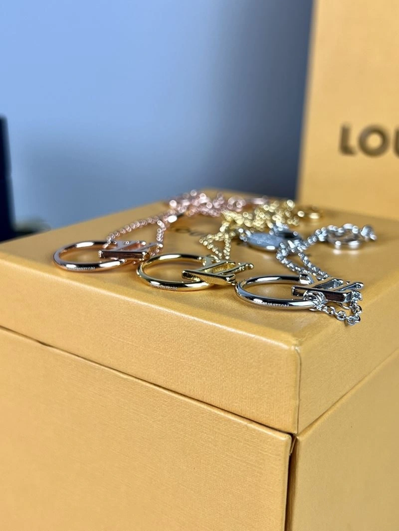 Louis Vuitton Bracelets Classic 250236