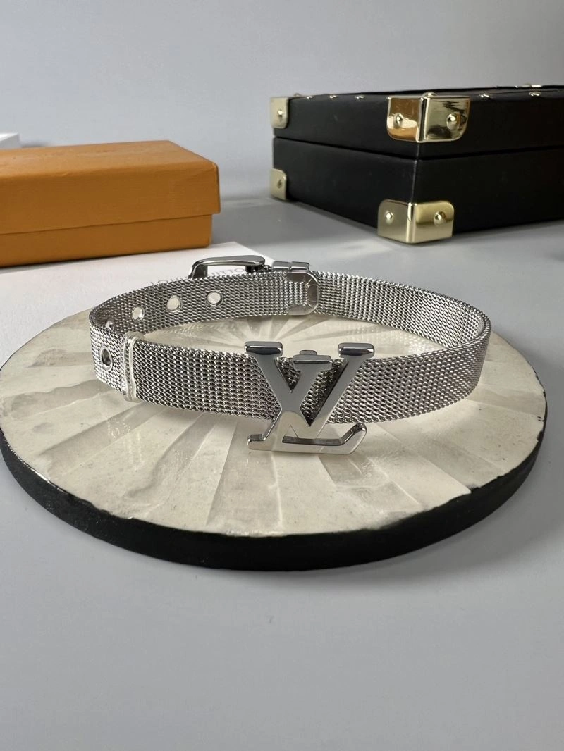 Elegant Louis Vuitton Bracelets 250245