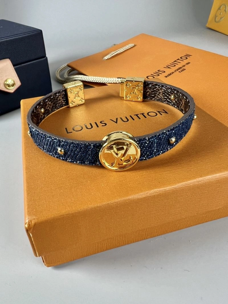 Louis Vuitton Bracelets Sophisticated 250241