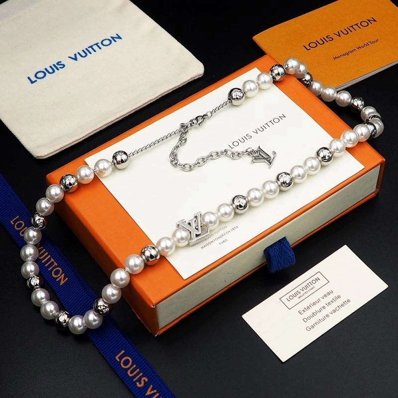 Louis Vuitton Bracelets Functional 250230