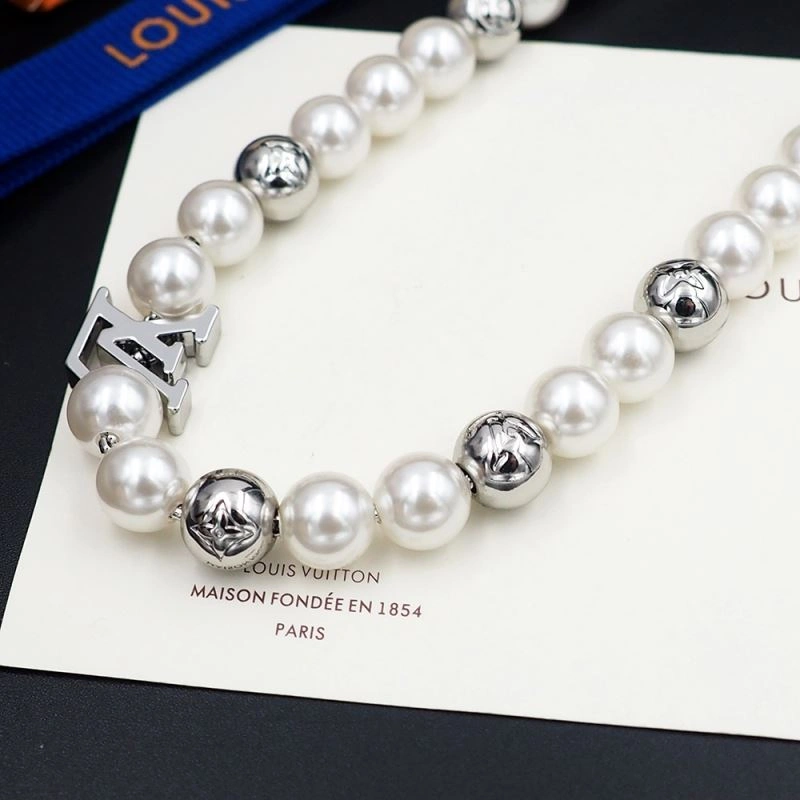 Louis Vuitton Bracelets Functional 250230