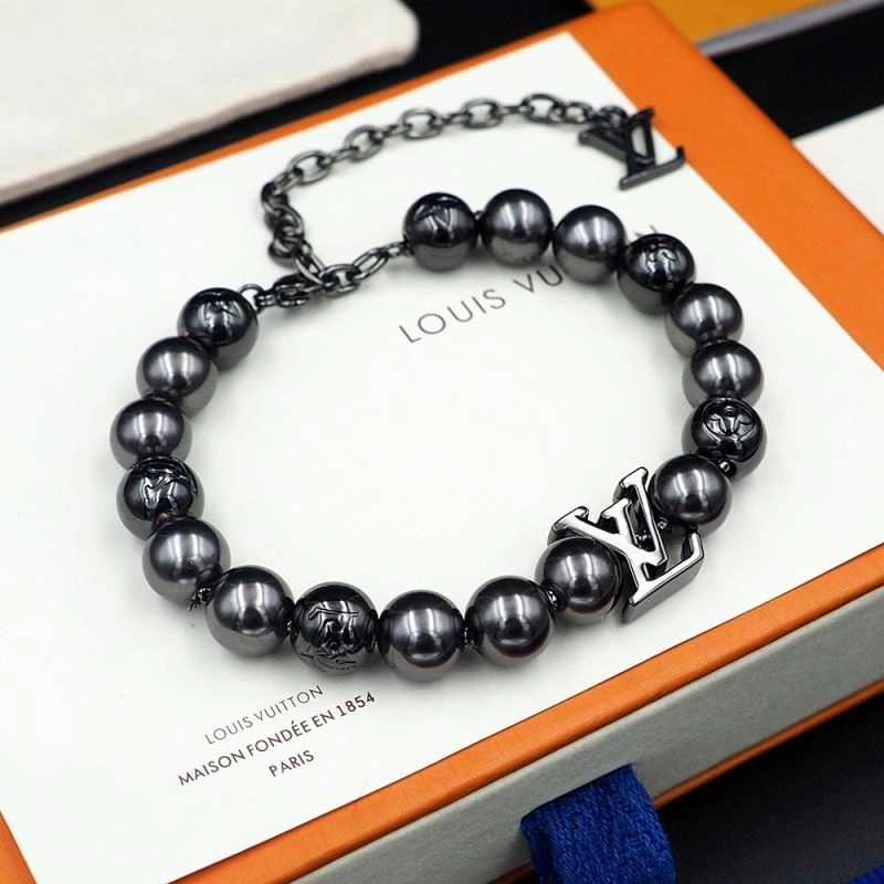Louis Vuitton Bracelets Sleek 250229