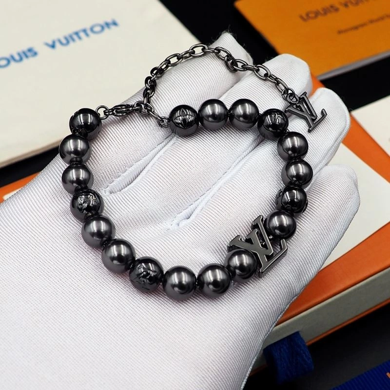 Louis Vuitton Bracelets Sleek 250229