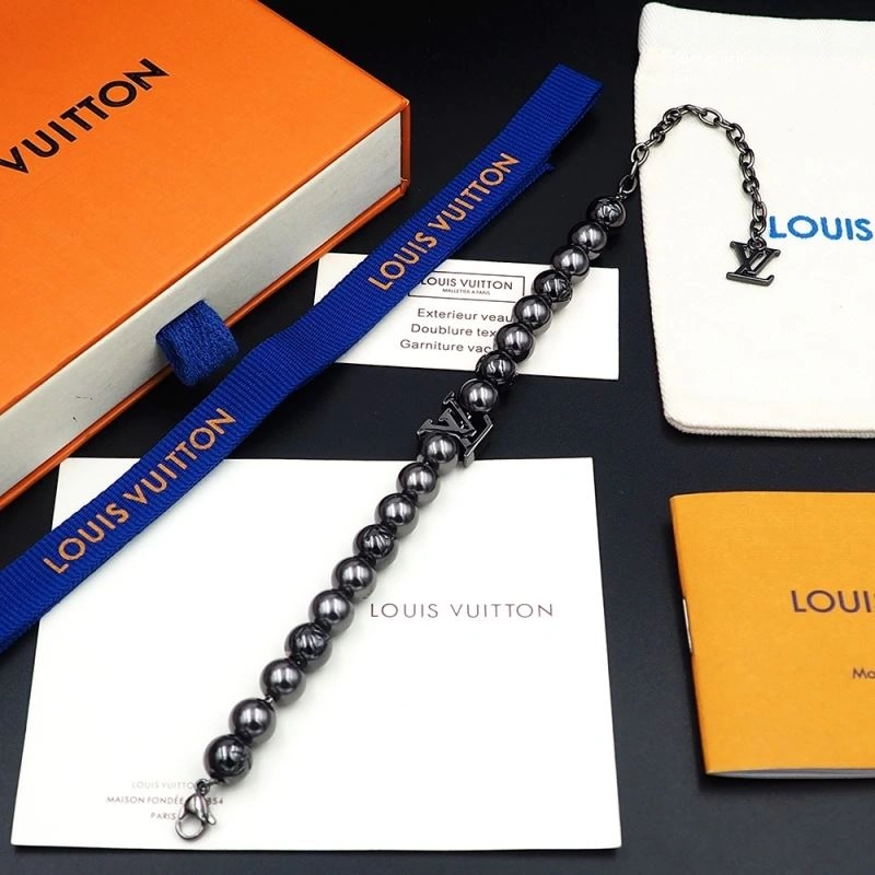 Louis Vuitton Bracelets Sleek 250229