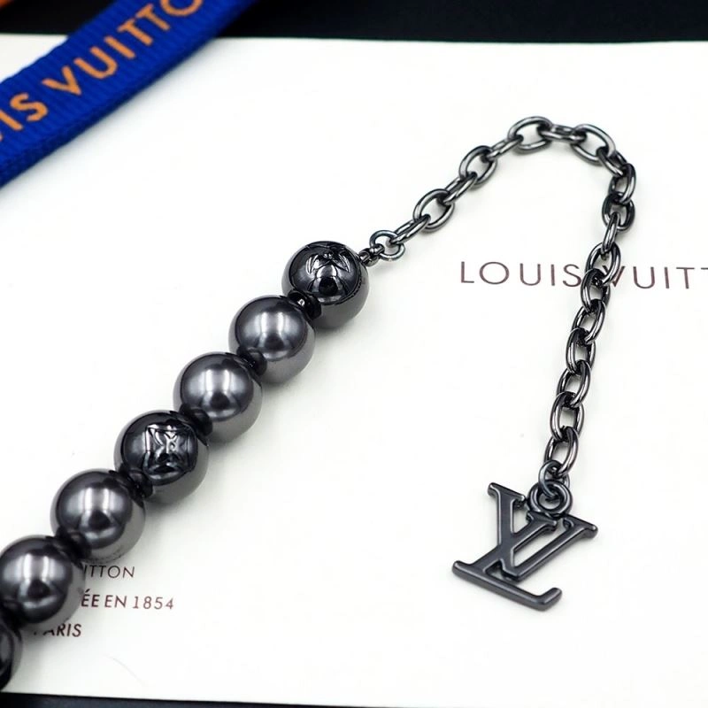 Louis Vuitton Bracelets Sleek 250229