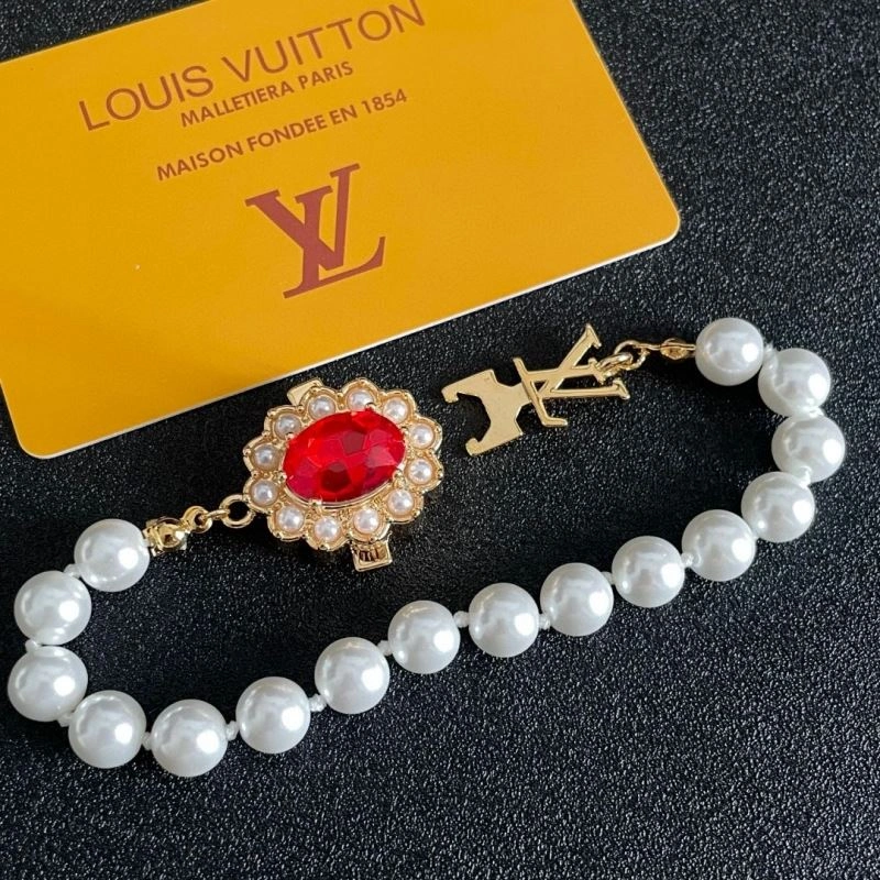 SmoothTexture Louis Vuitton Bracelets 250218