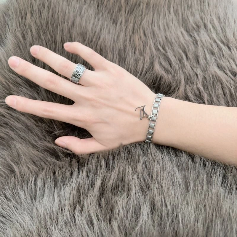 Louis Vuitton Bracelets Comfortable 250199