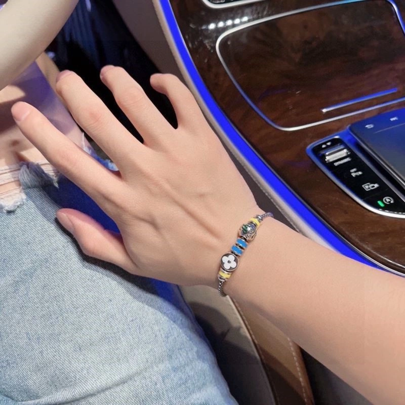 Louis Vuitton Bracelets Stretchable 249988