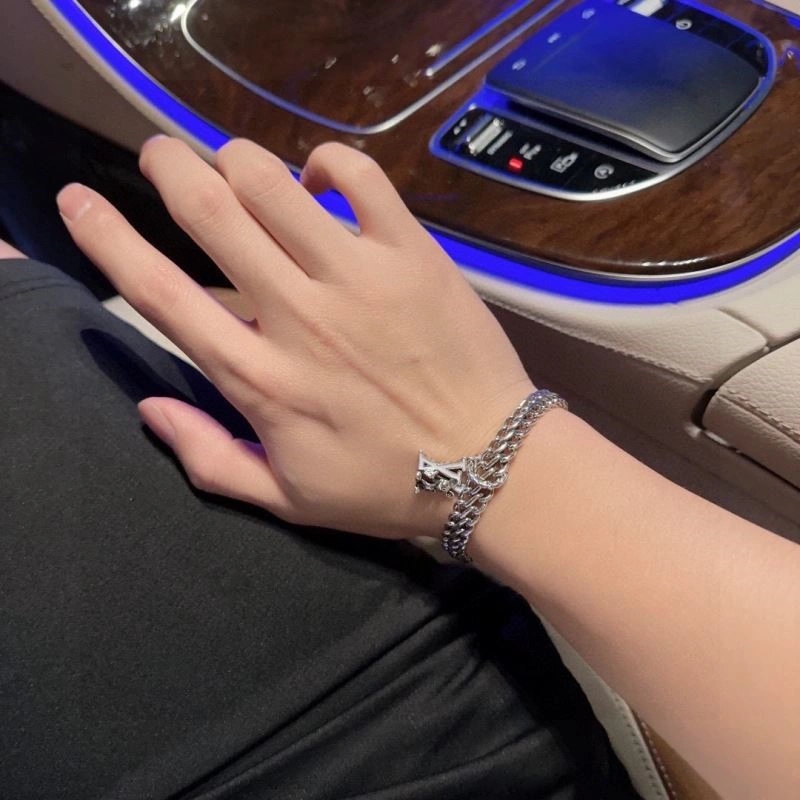 Casual Louis Vuitton Bracelets 249982