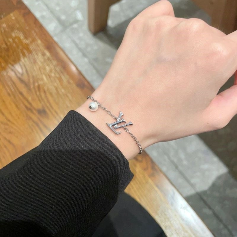 TravelReady Louis Vuitton Bracelets 249935