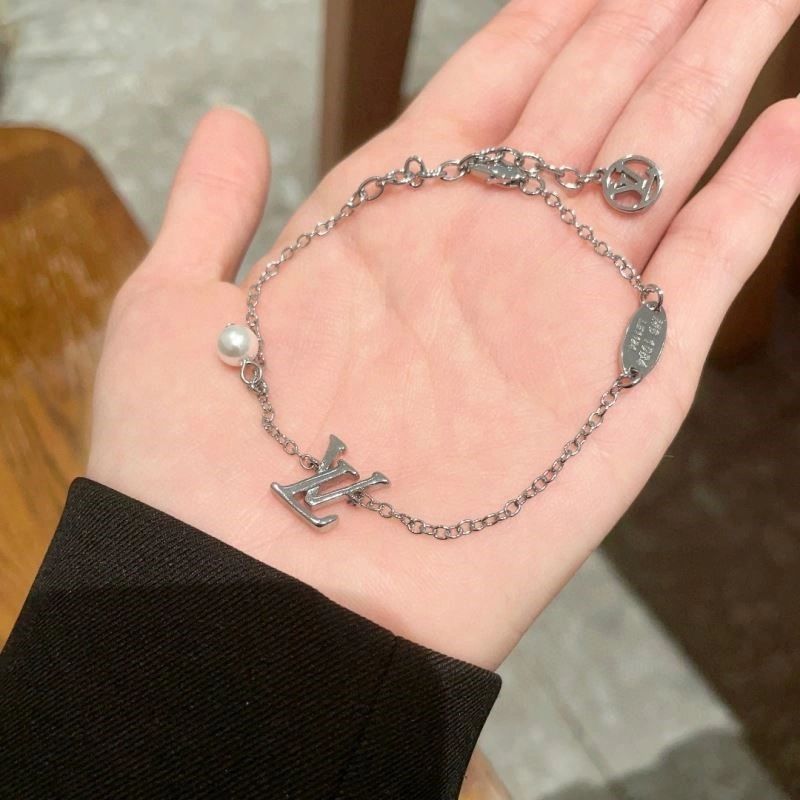 TravelReady Louis Vuitton Bracelets 249935