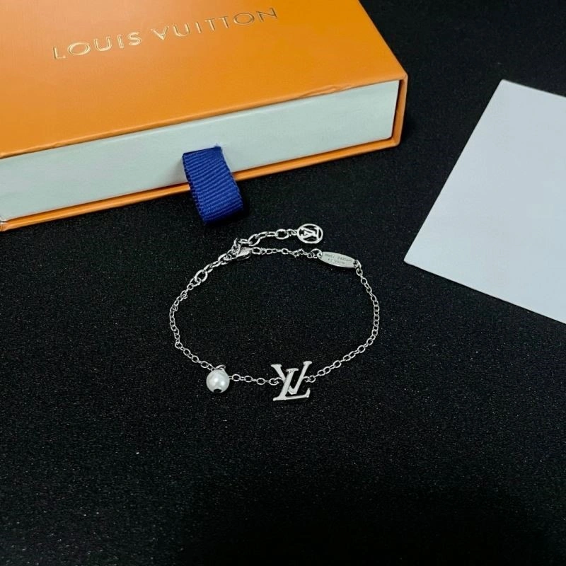 TravelReady Louis Vuitton Bracelets 249935