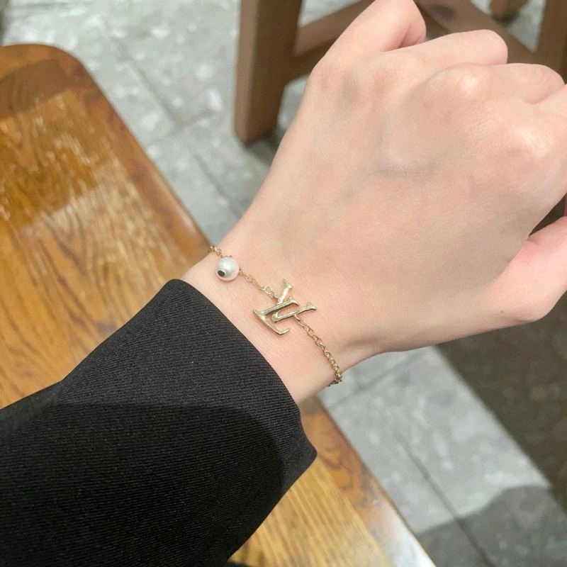 Louis Vuitton Bracelets Timeless 249929