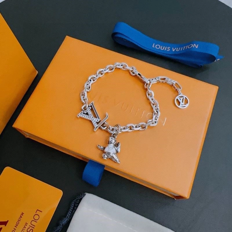 Snug Louis Vuitton Bracelets 249927