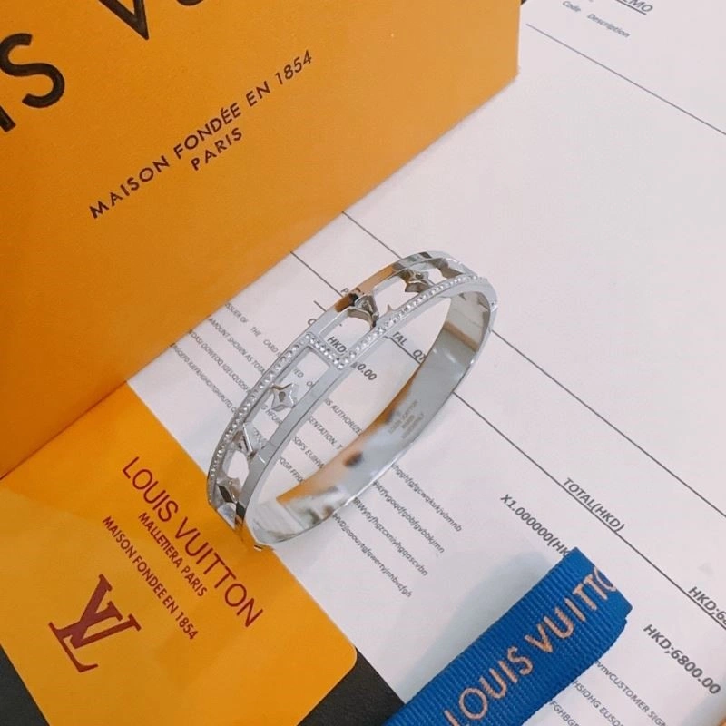 Premium Louis Vuitton Bracelets 249934
