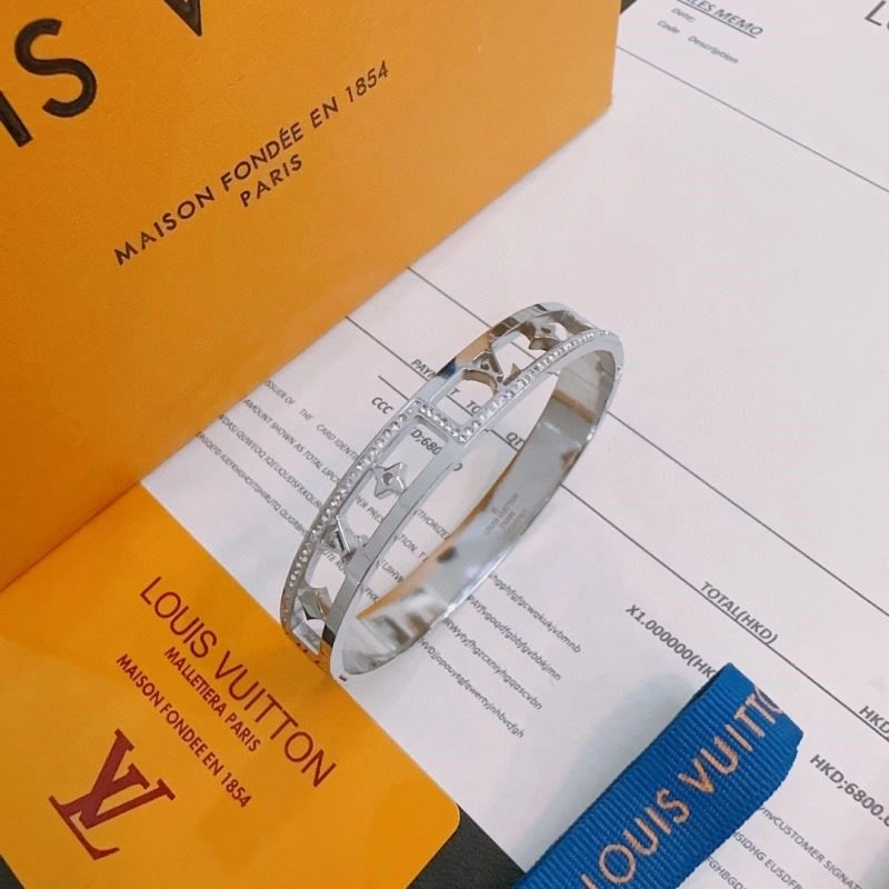 Premium Louis Vuitton Bracelets 249934