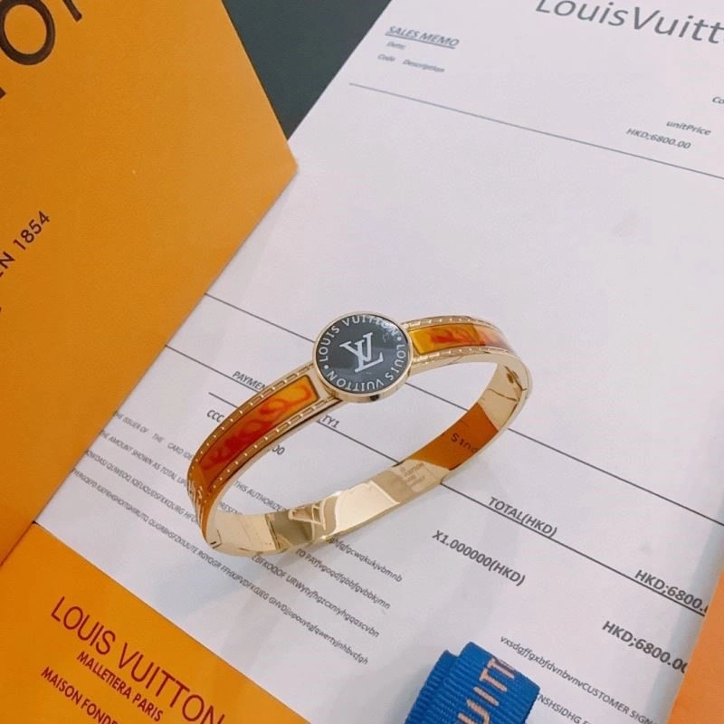 Resilient Louis Vuitton Bracelets 249924