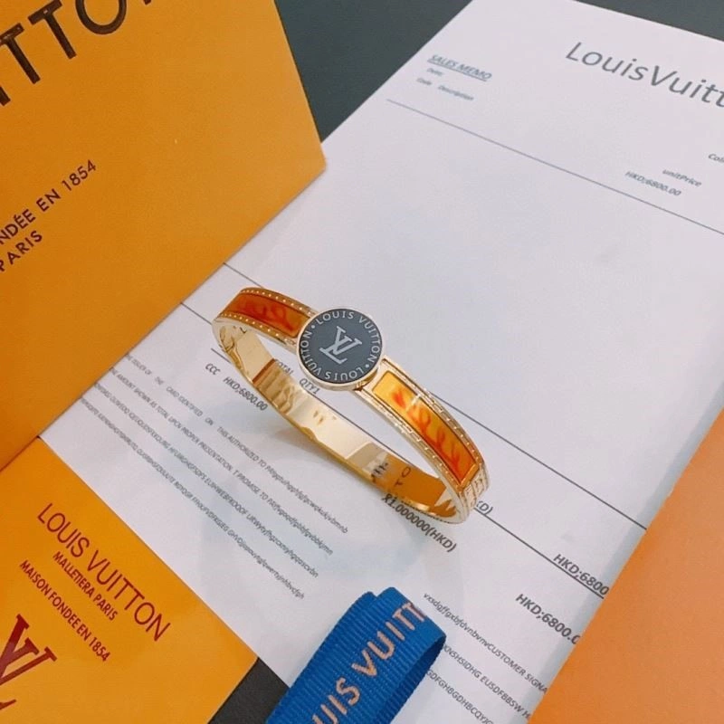 Resilient Louis Vuitton Bracelets 249924