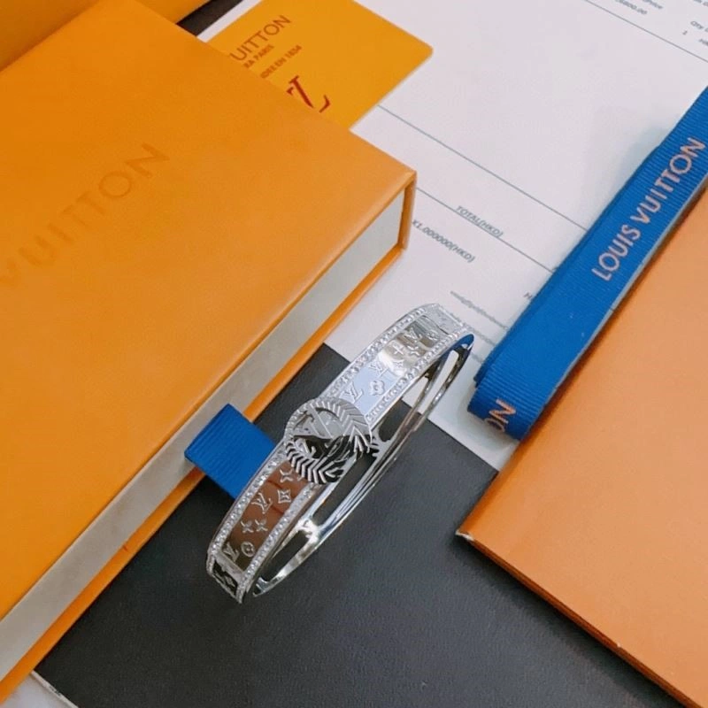 Timeless Louis Vuitton Bracelets 249921