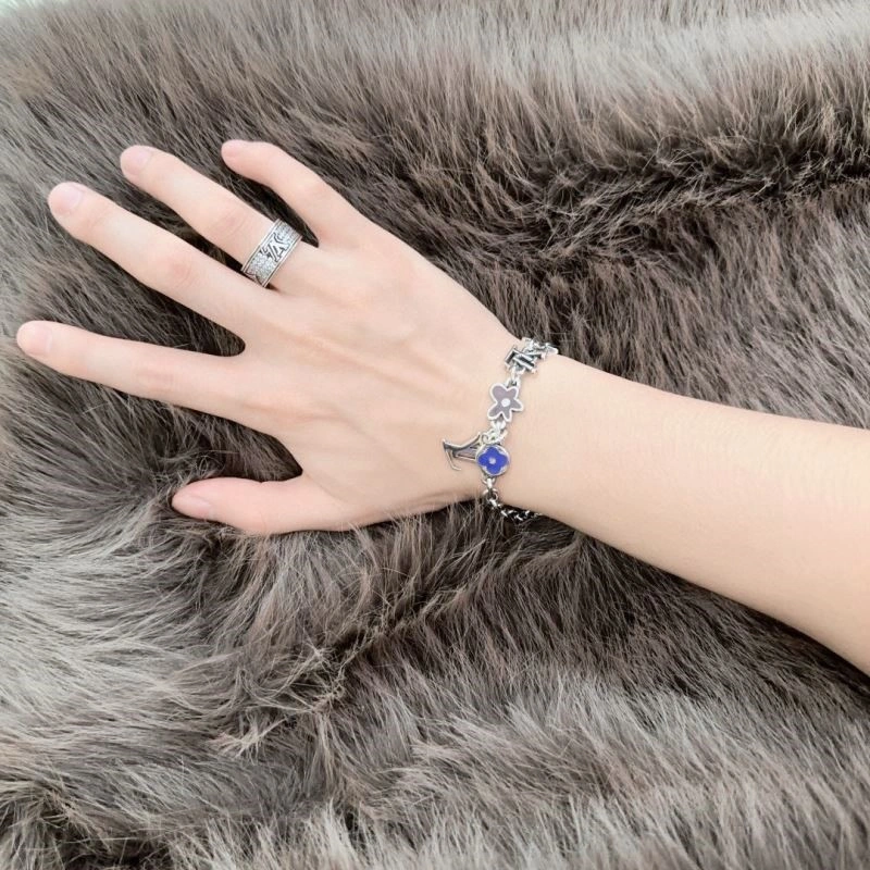 Louis Vuitton Bracelets Unique 249930