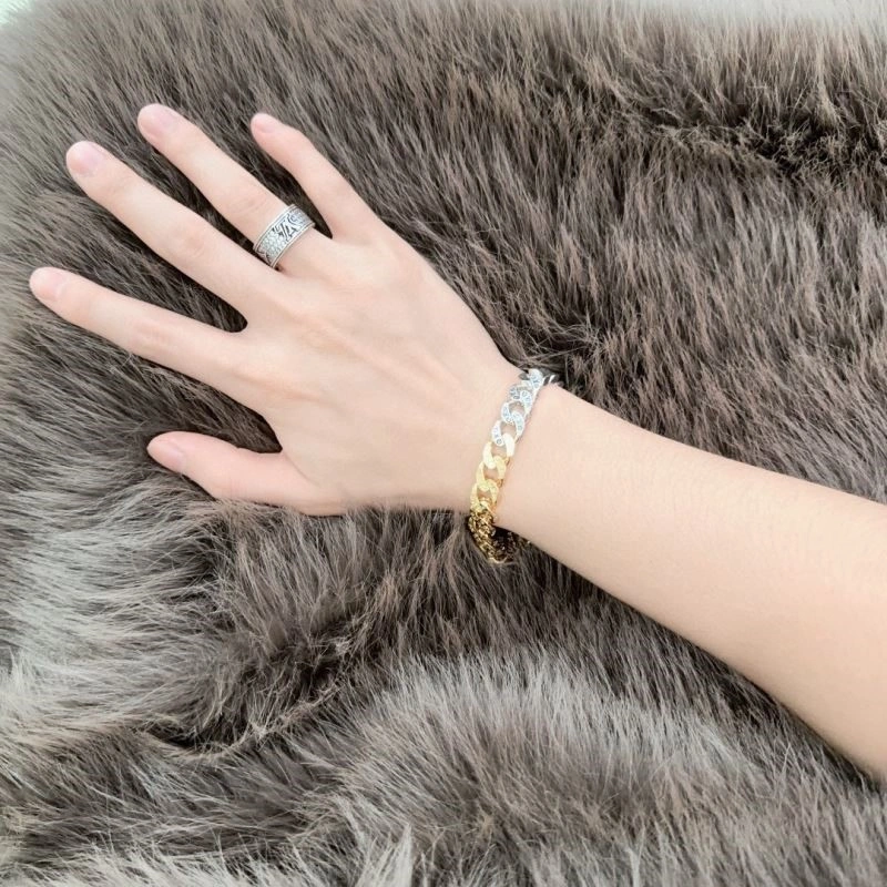 Contemporary Louis Vuitton Bracelets 249917