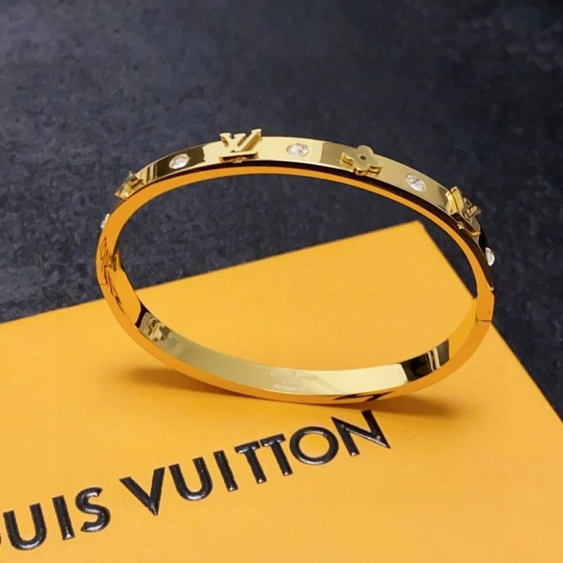 Sophisticated Louis Vuitton Bracelets 249913