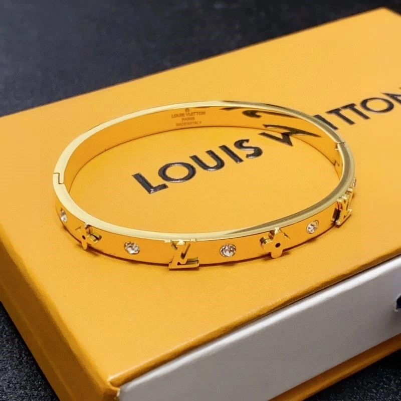 Sophisticated Louis Vuitton Bracelets 249913