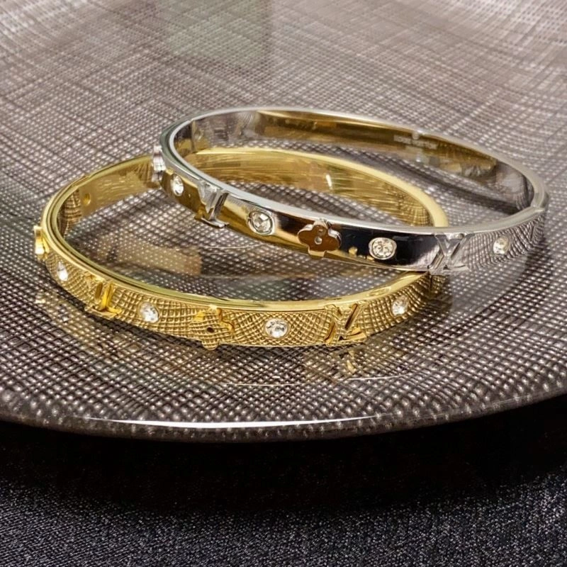 Sophisticated Louis Vuitton Bracelets 249913