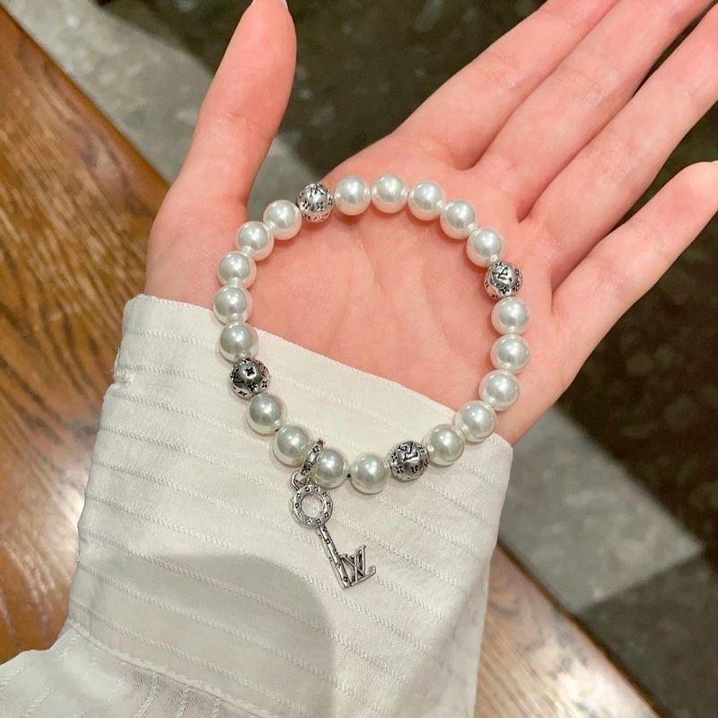 HighQuality Louis Vuitton Bracelets 249912