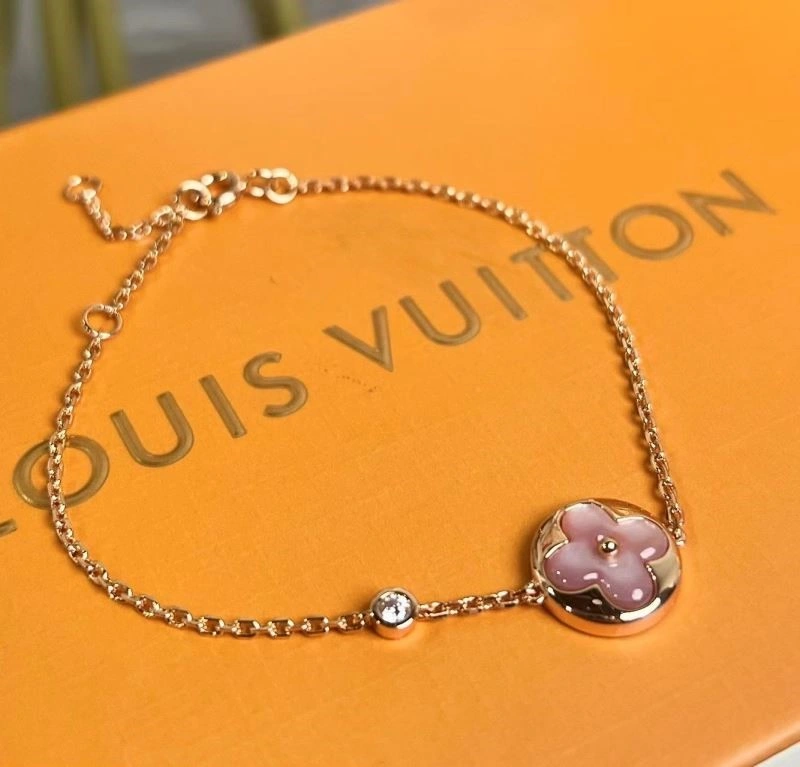 Lightweight Louis Vuitton Bracelets 249876