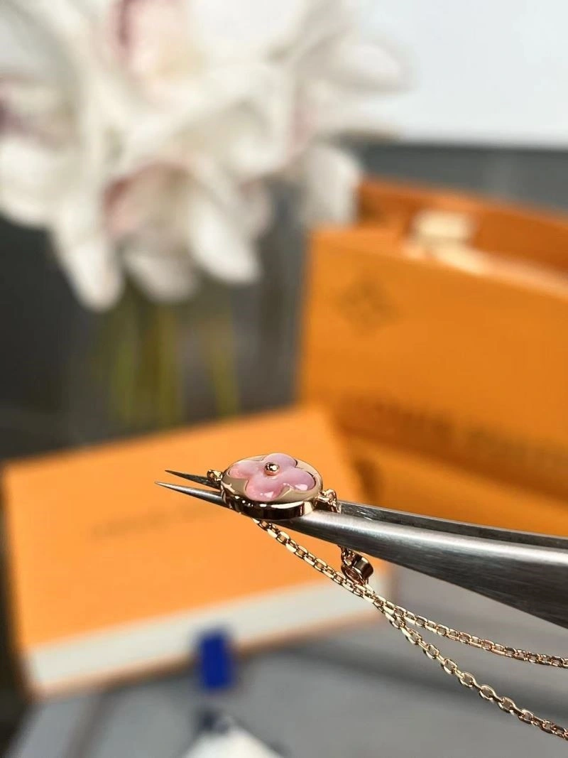Lightweight Louis Vuitton Bracelets 249876