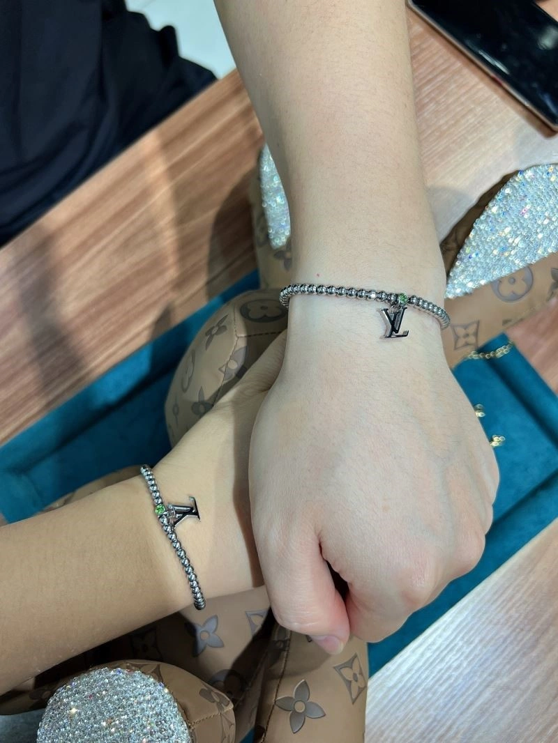 Louis Vuitton Bracelets Stylish 249889
