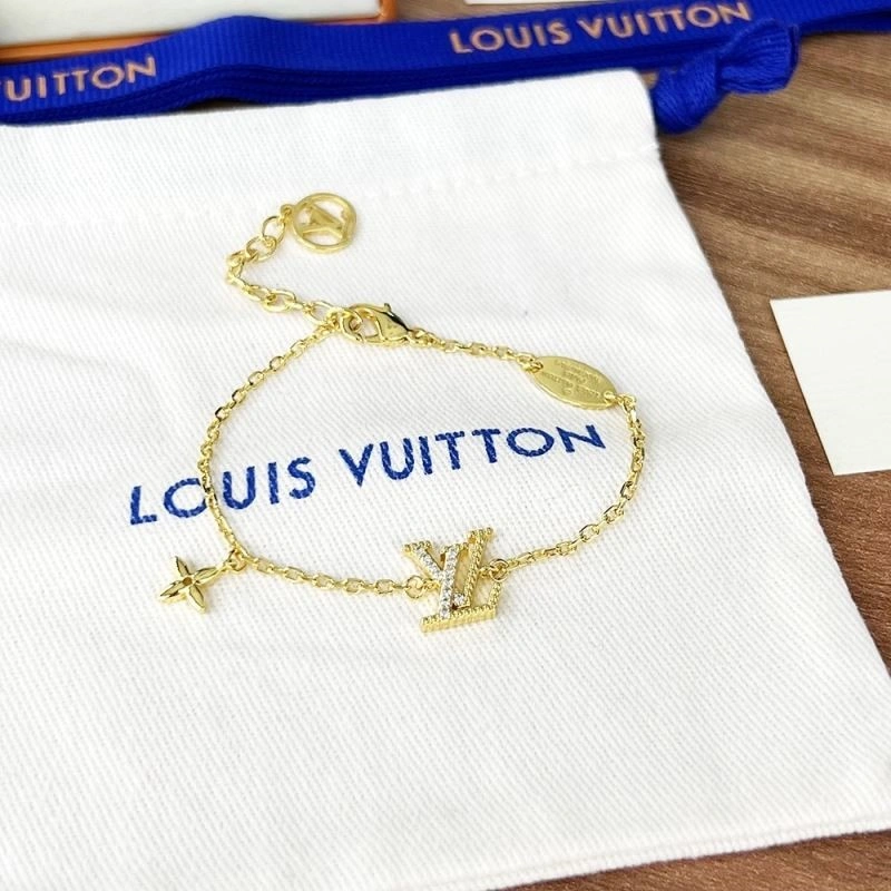 Lightweight Louis Vuitton Bracelets 249898