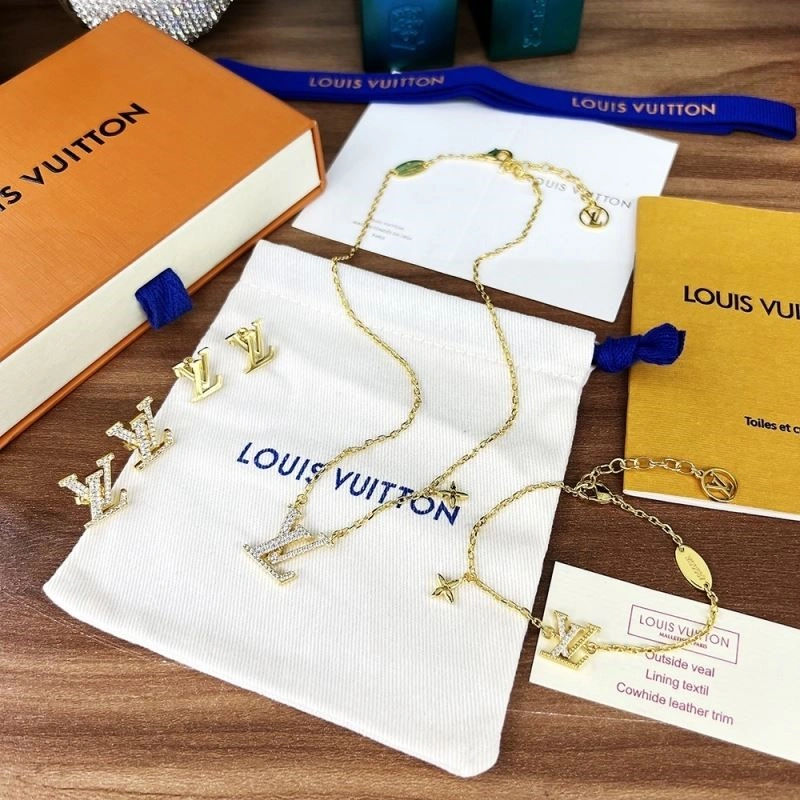 Lightweight Louis Vuitton Bracelets 249898