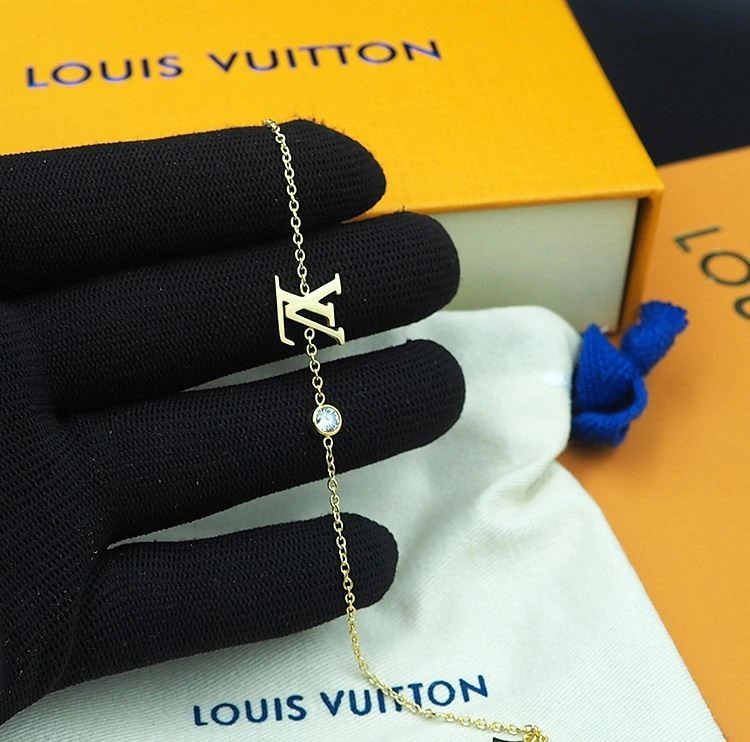 Breathable Louis Vuitton Bracelets 249896